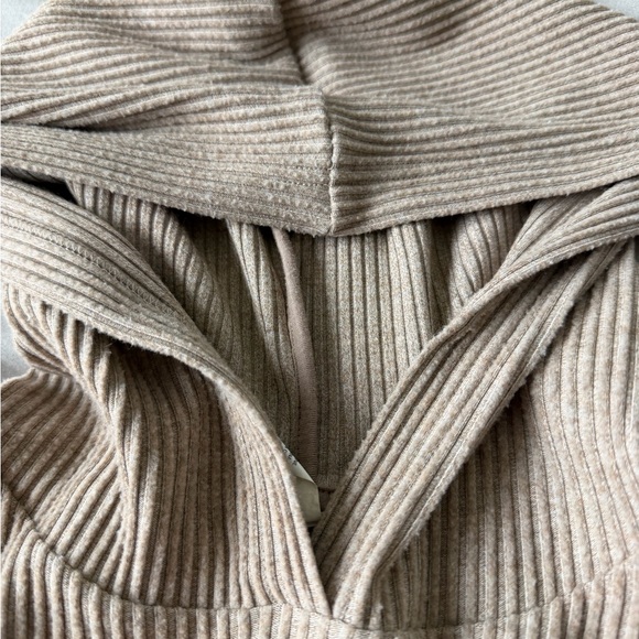 ALO Muse Set - Picture 3 of 16